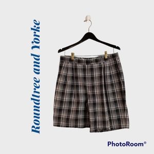 Roundtree and York Men's Shorts Size 33